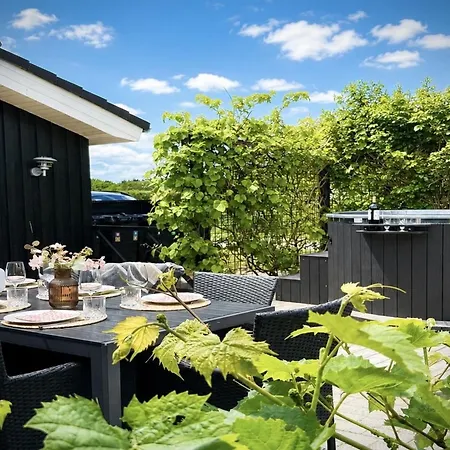 Bosse - 200m To The Fjord By Interhome